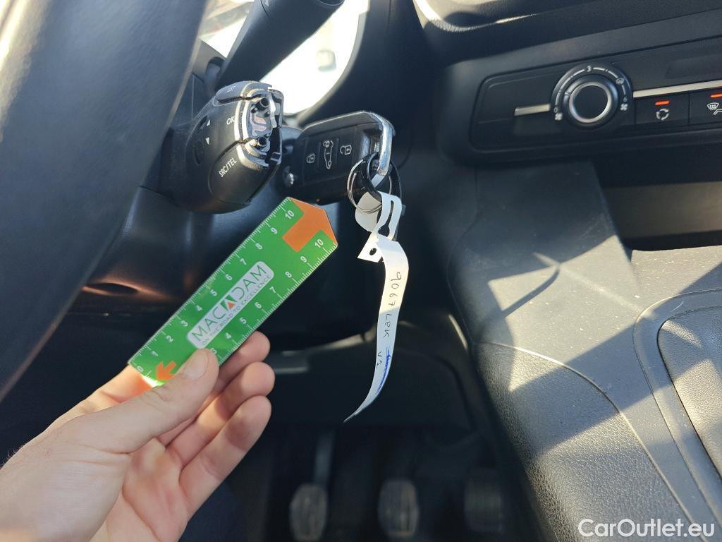  Citroen  Berlingo CITROEN  / 2018 / 3P / furgón derivado de turismo Talla M PureTech 110 CONTROL #2