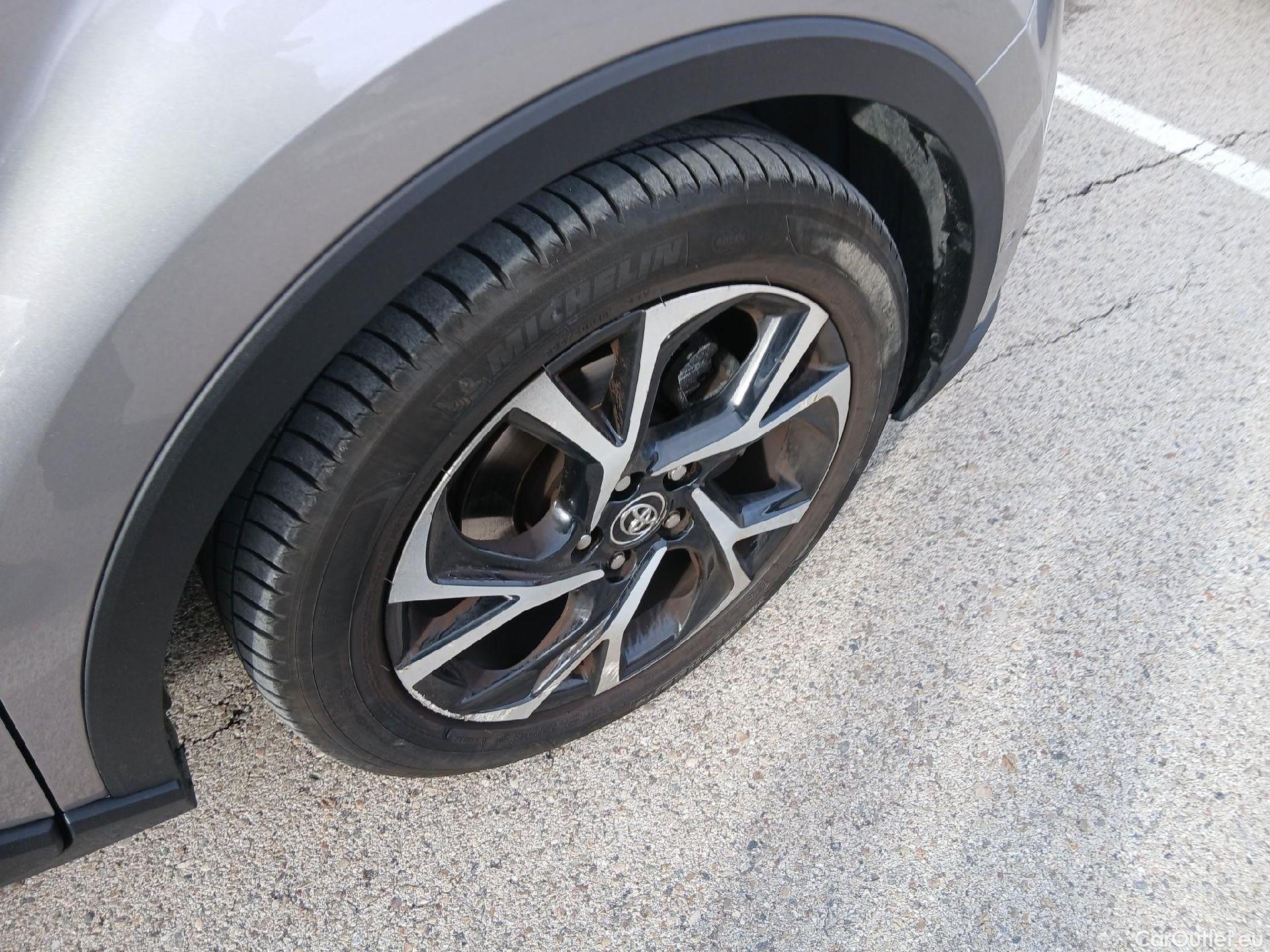  Toyota  C-HR TOYOTA  / 2016 / 5P / todoterreno 1.8 125H Advance (CX) #12