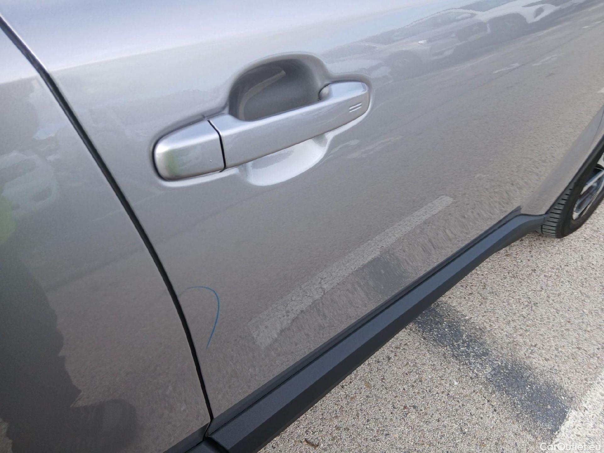  Toyota  C-HR TOYOTA  / 2016 / 5P / todoterreno 1.8 125H Advance (CX) #19