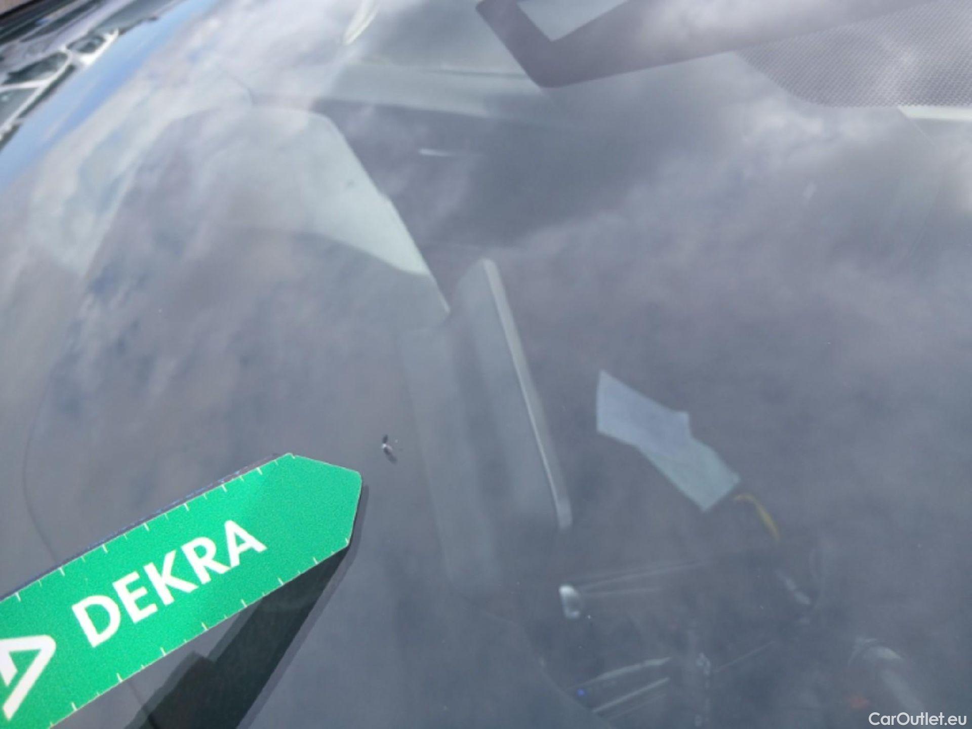  Toyota  C-HR TOYOTA  / 2016 / 5P / todoterreno 1.8 125H Advance (CX) #16