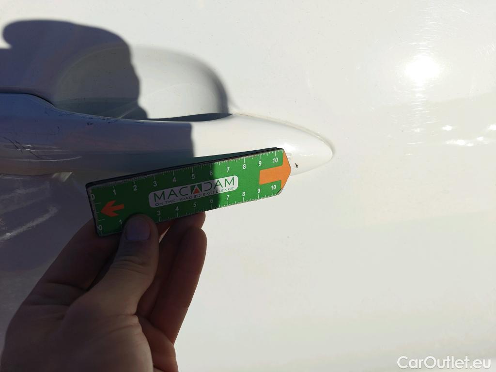  Toyota  Yaris TOYOTA  / 2020 / 5P / berlina con portón 1.5 120H Active Tech #73