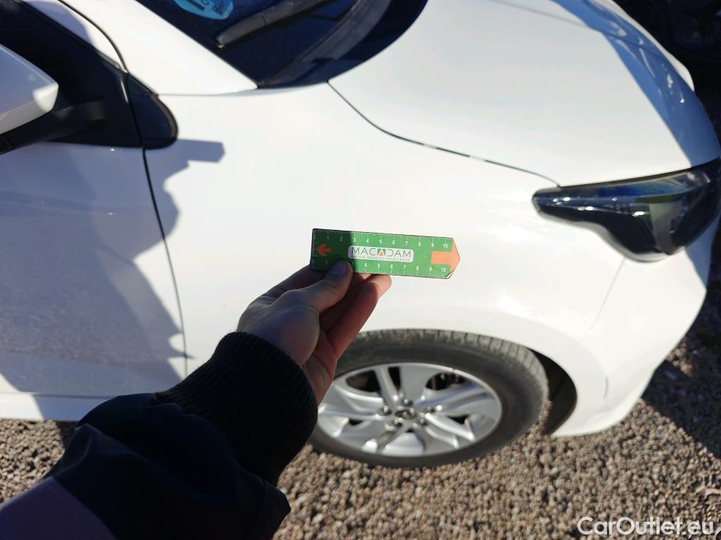  Toyota  Yaris TOYOTA  / 2020 / 5P / berlina con portón 1.5 120H Active Tech #38