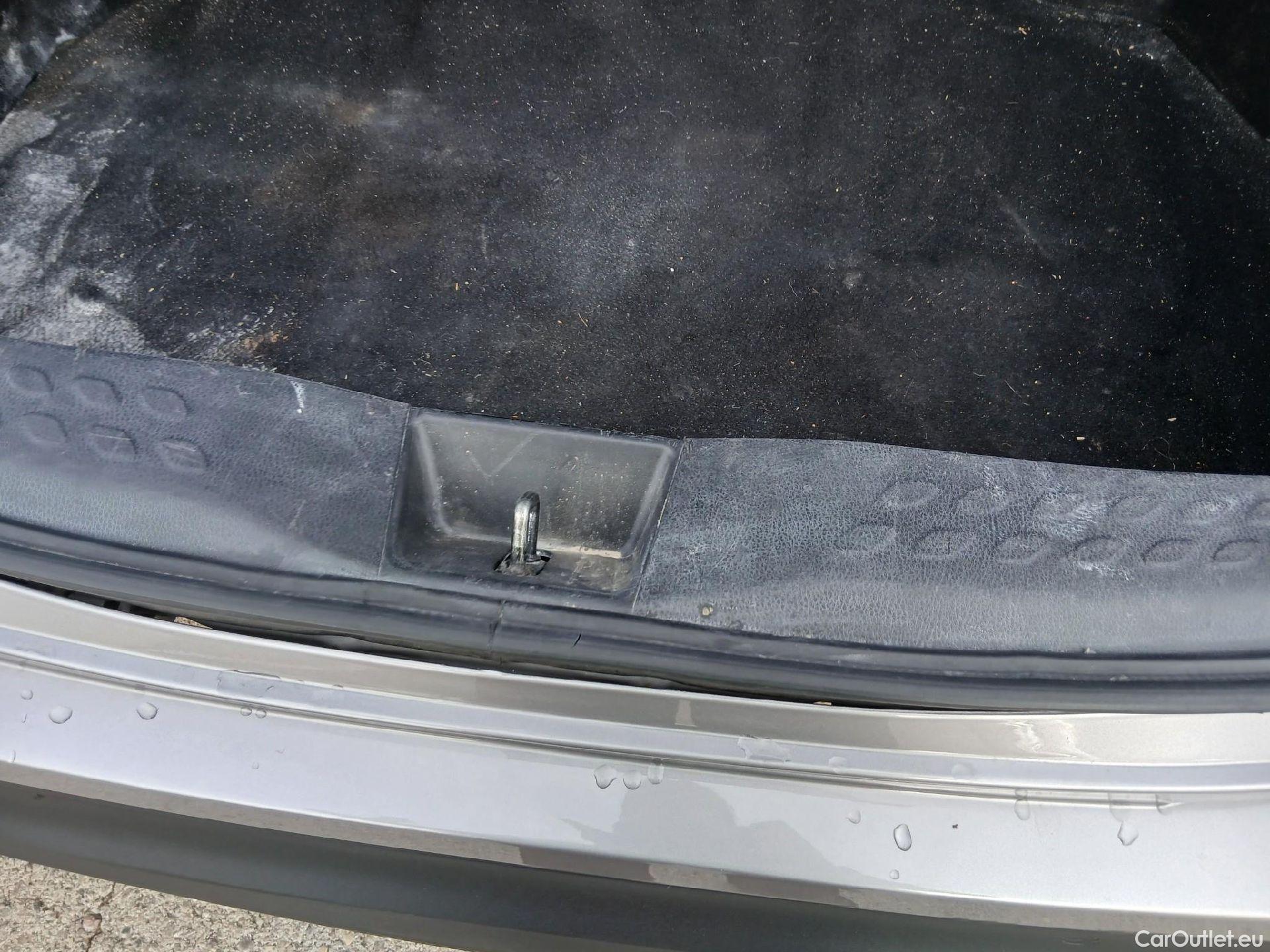  Toyota  C-HR TOYOTA  / 2016 / 5P / todoterreno 1.8 125H Advance (CX) #5