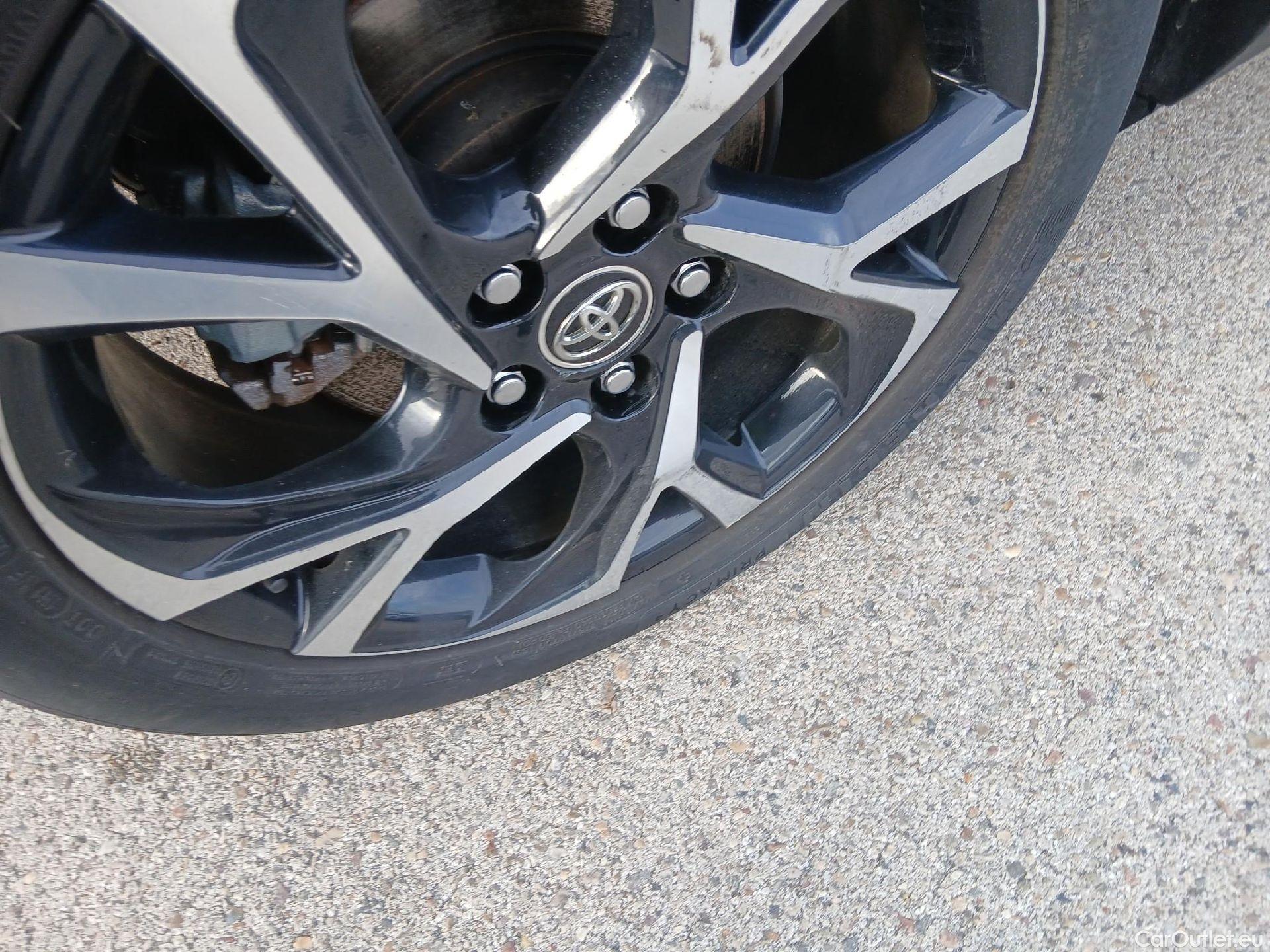  Toyota  C-HR TOYOTA  / 2016 / 5P / todoterreno 1.8 125H Advance (CX) #10