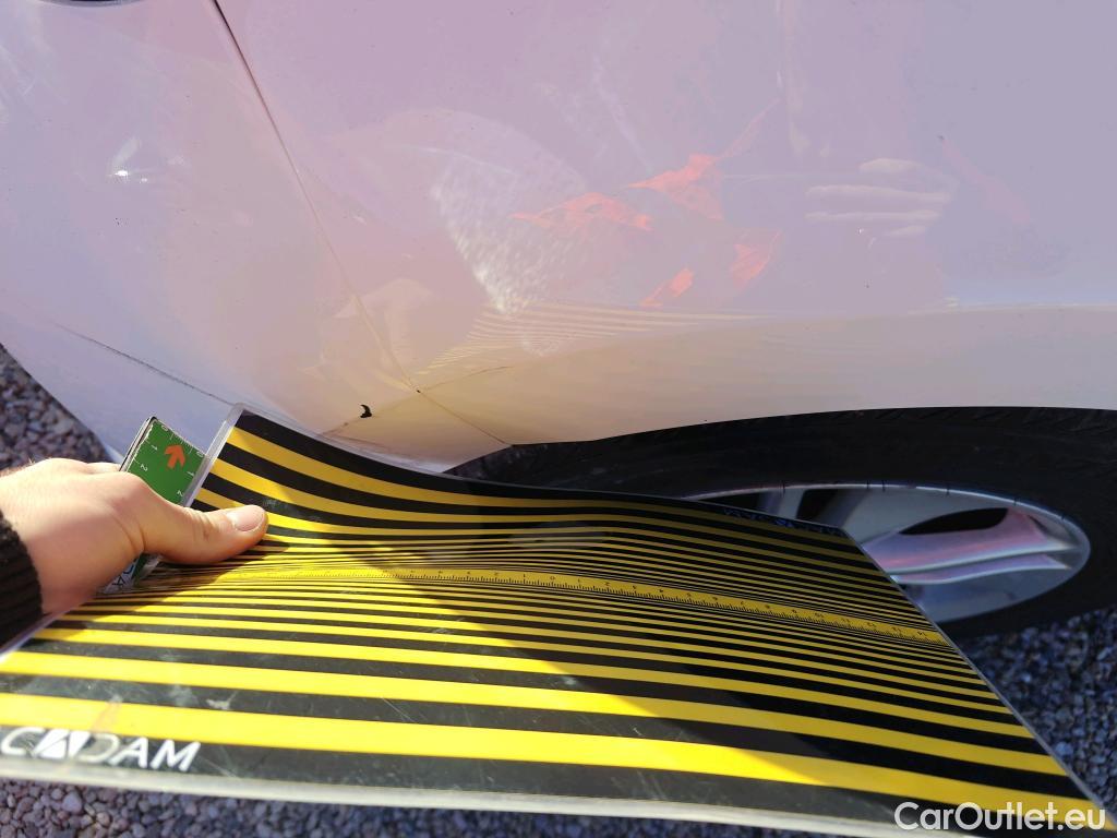  Toyota  Yaris TOYOTA  / 2020 / 5P / berlina con portón 1.5 120H Active Tech #26