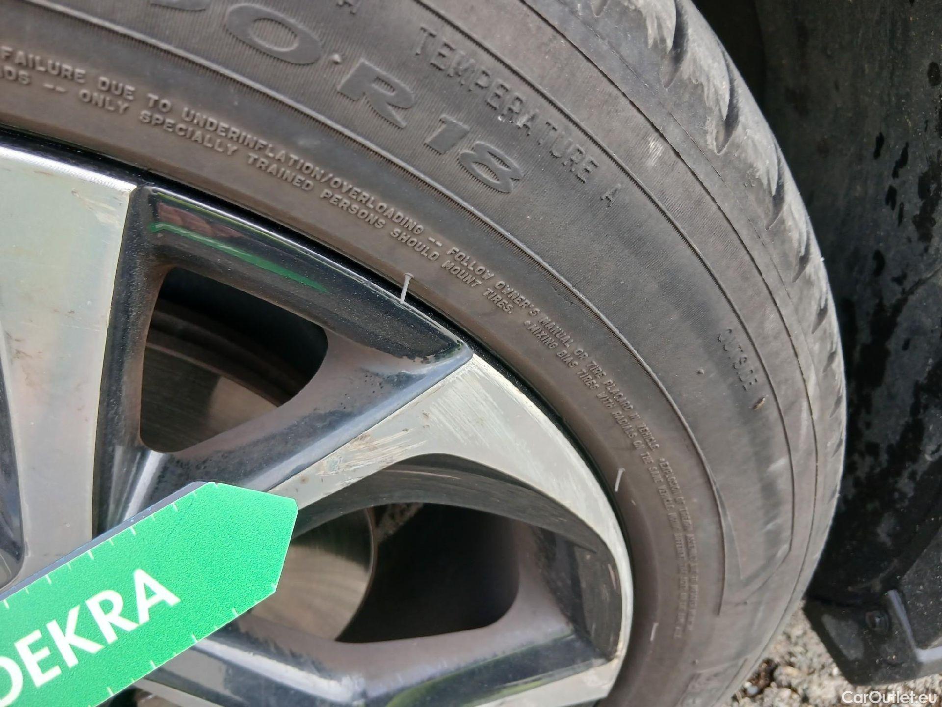  Toyota  C-HR TOYOTA  / 2016 / 5P / todoterreno 1.8 125H Advance (CX) #1