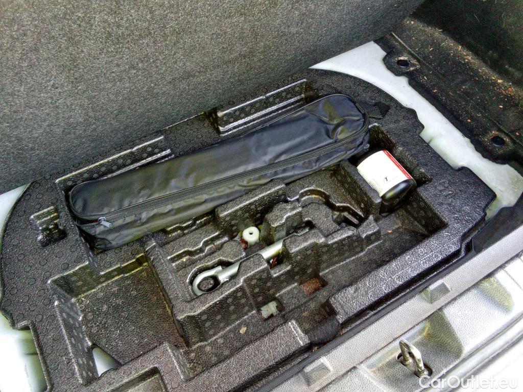  Toyota  Corolla TOYOTA  1.8 125H ACTIVE TECH E-CVT #21