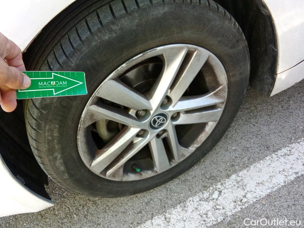  Toyota  Corolla TOYOTA  1.8 125H ACTIVE TECH E-CVT #38