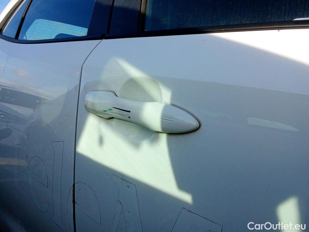  Toyota  Corolla TOYOTA  1.8 125H ACTIVE TECH E-CVT #48