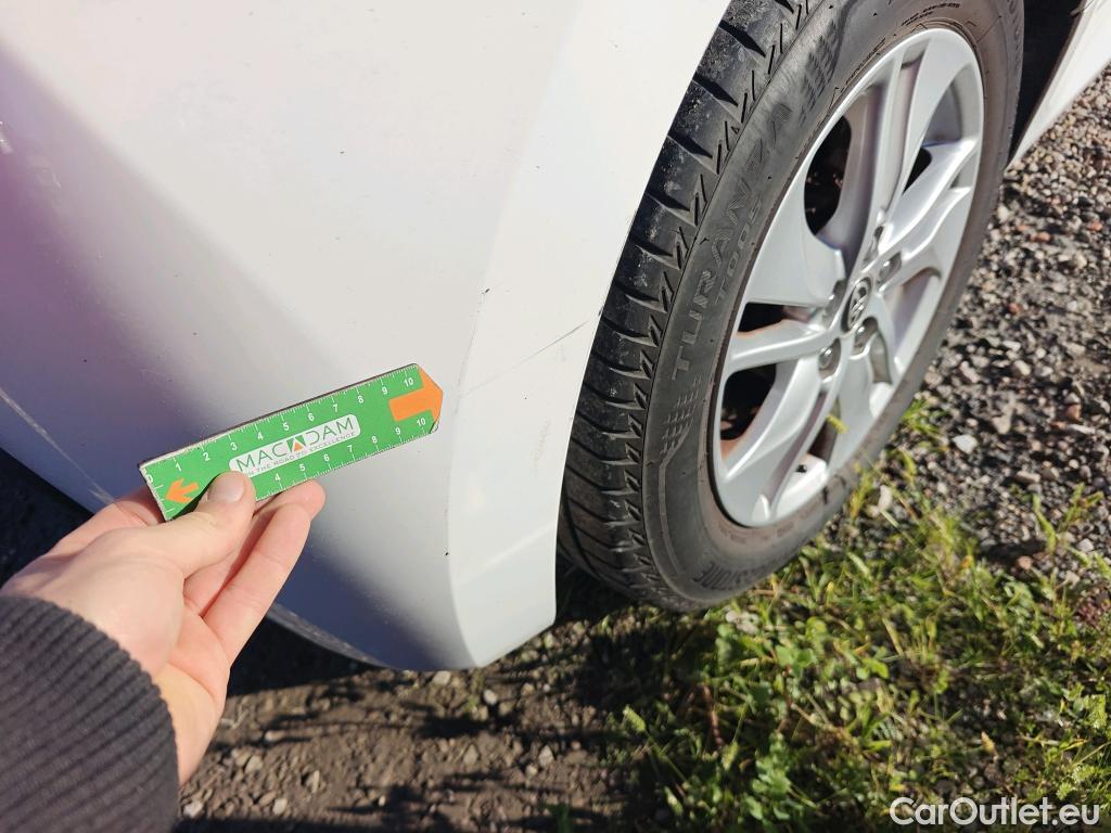  Toyota  Yaris TOYOTA  / 2020 / 5P / berlina con portón 1.5 120H Active Tech #4