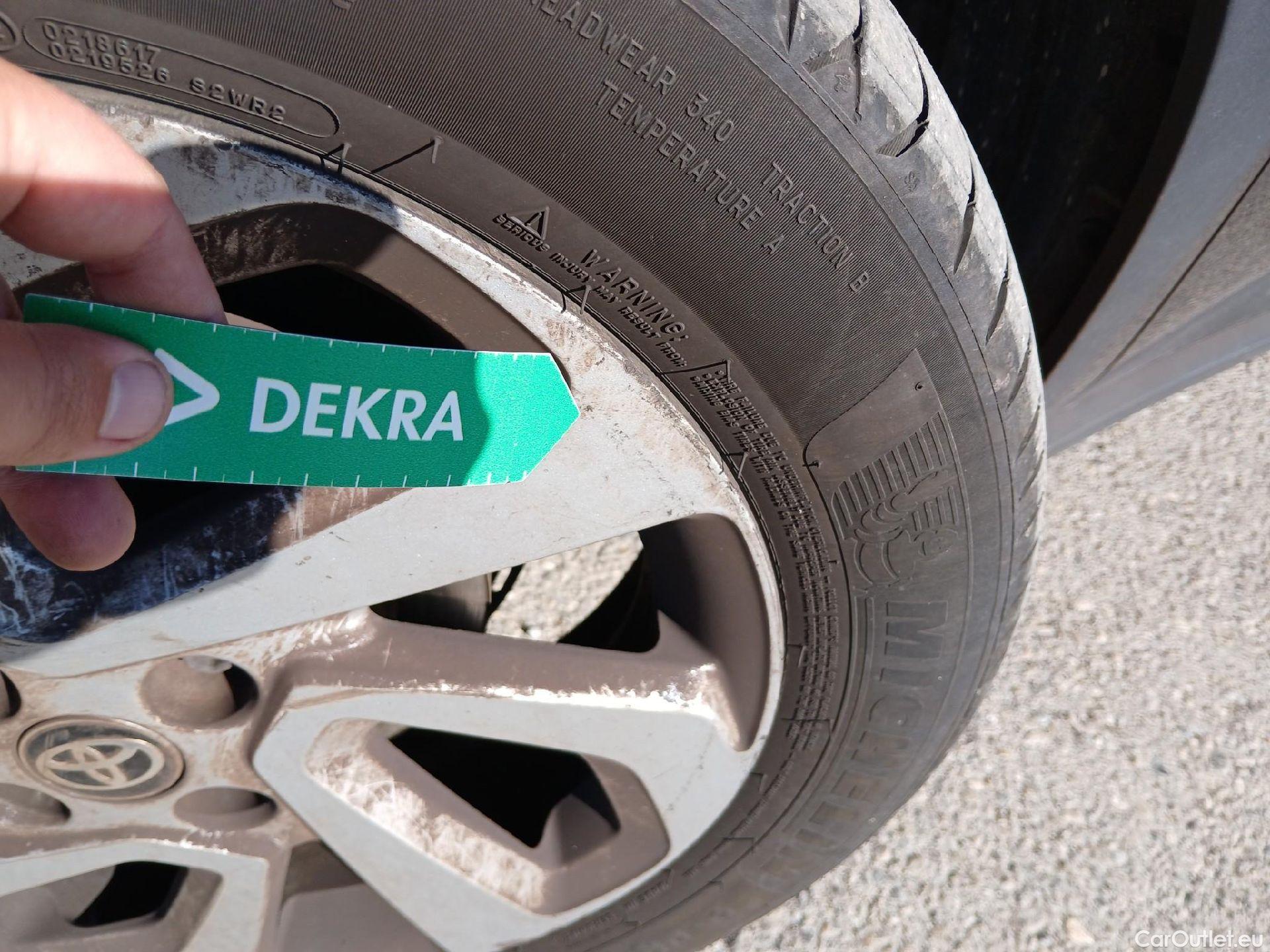  Toyota  Aygo X TOYOTA  Cross / 2022 / 5P / todoterreno 1.0 VVT-I 72CV Play #13