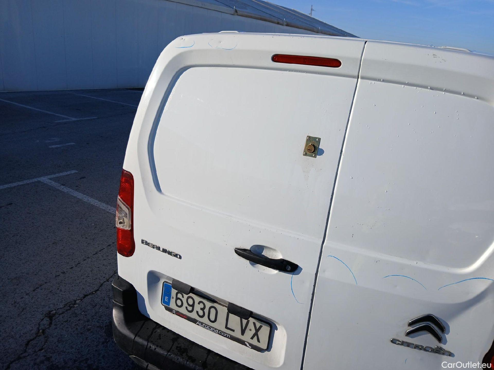  Citroen  Berlingo CITROEN  / 2018 / 3P / furgón derivado de turismo Talla M BlueHDi 100 CONTROL #32