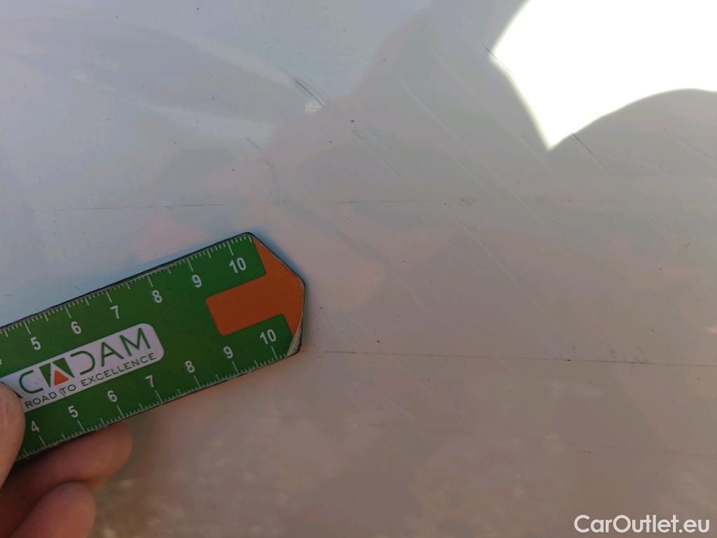  Toyota  Yaris TOYOTA  / 2020 / 5P / berlina con portón 1.5 120H Active Tech #33