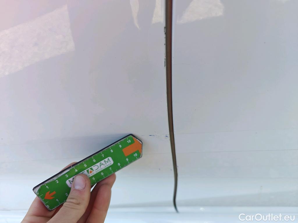  Toyota  Yaris TOYOTA  / 2020 / 5P / berlina con portón 1.5 120H Active Tech #18