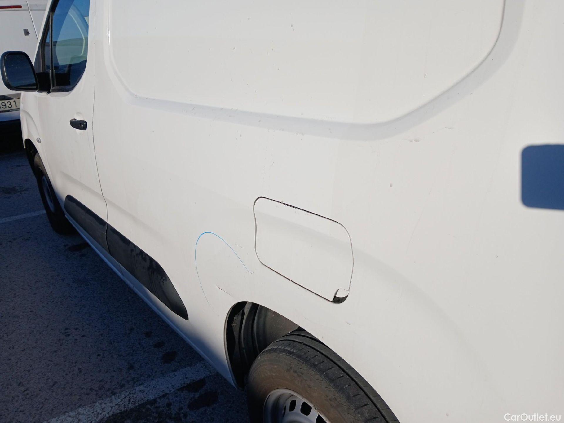  Citroen  Berlingo CITROEN  / 2018 / 3P / furgón derivado de turismo Talla M BlueHDi 100 CONTROL #26