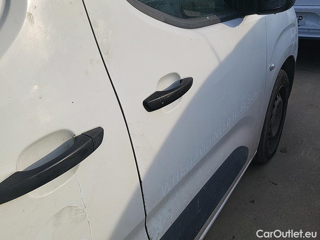  Citroen  Berlingo CITROEN  / 2018 / 4P / furgón derivado de turismo Talla XL BlueHDi 100 CONTROL #14