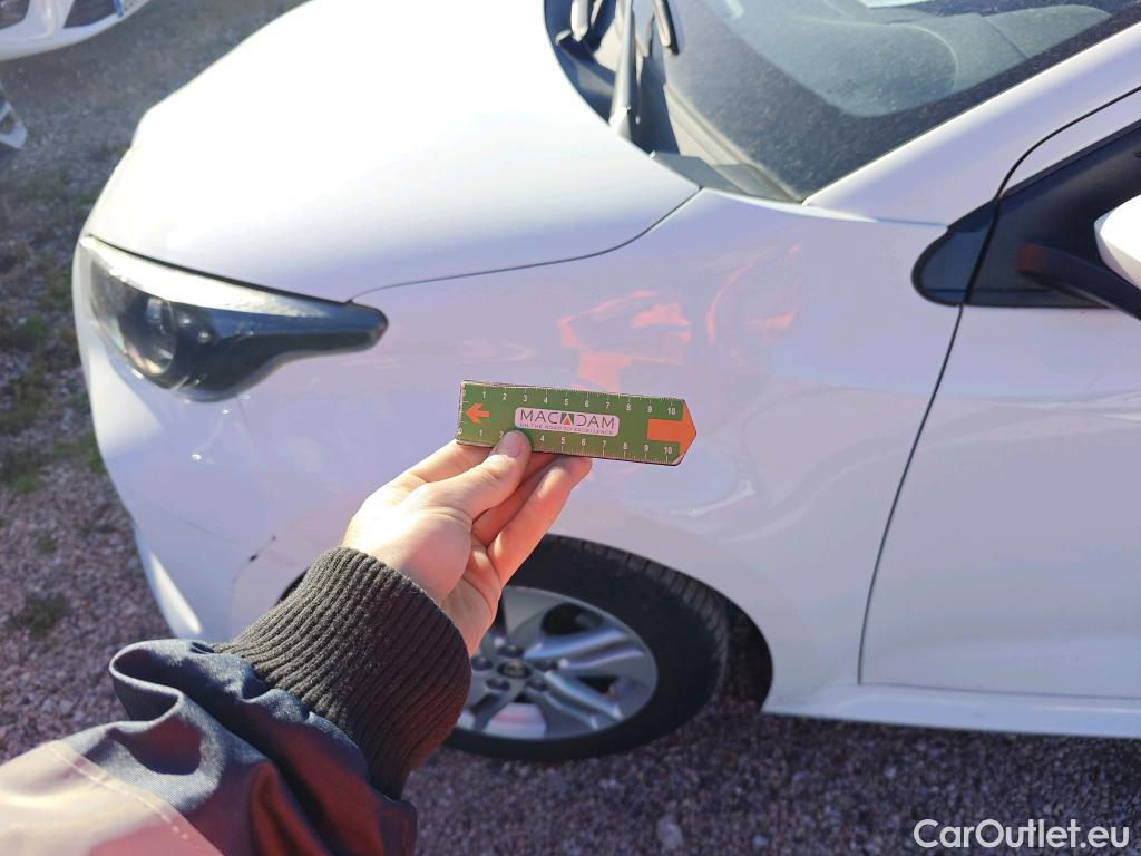  Toyota  Yaris TOYOTA  / 2020 / 5P / berlina con portón 1.5 120H Active Tech #25