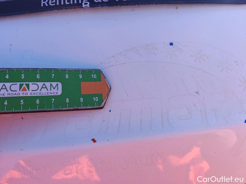  Toyota  Yaris TOYOTA  / 2020 / 5P / berlina con portón 1.5 120H Active Tech #7