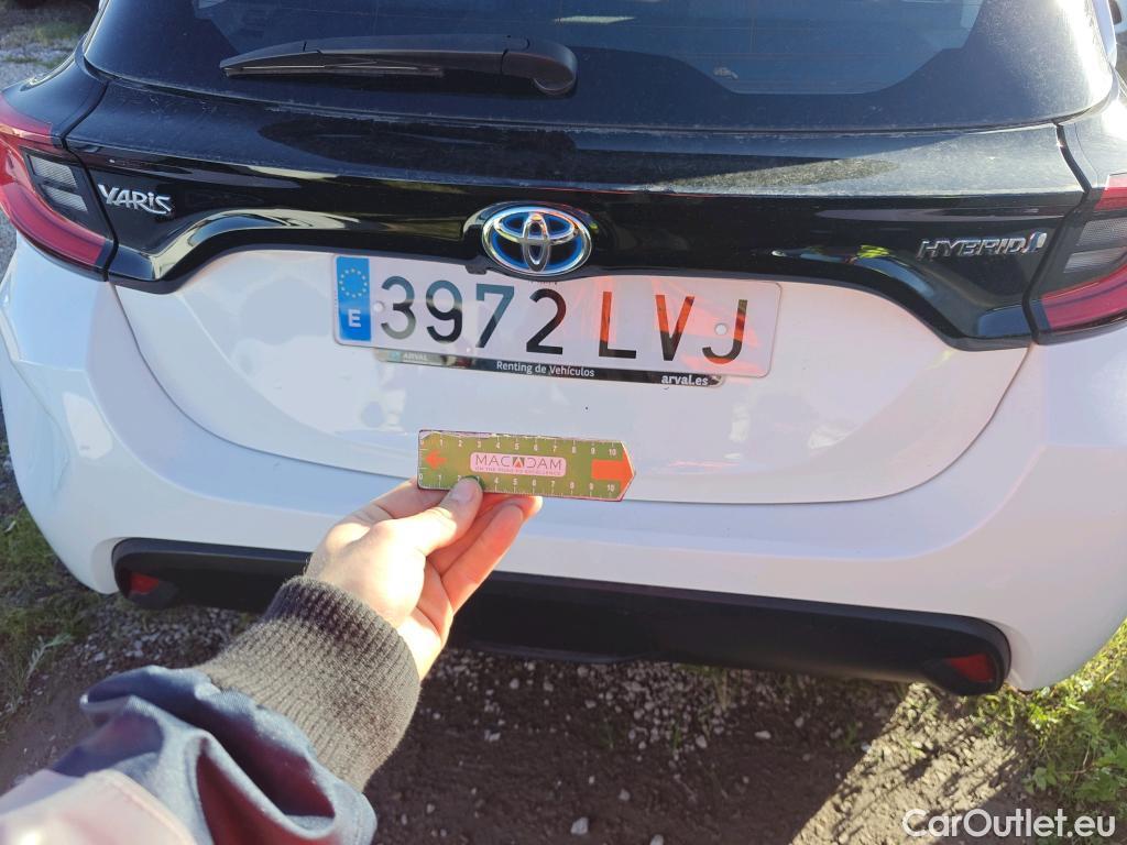  Toyota  Yaris TOYOTA  / 2020 / 5P / berlina con portón 1.5 120H Active Tech #5