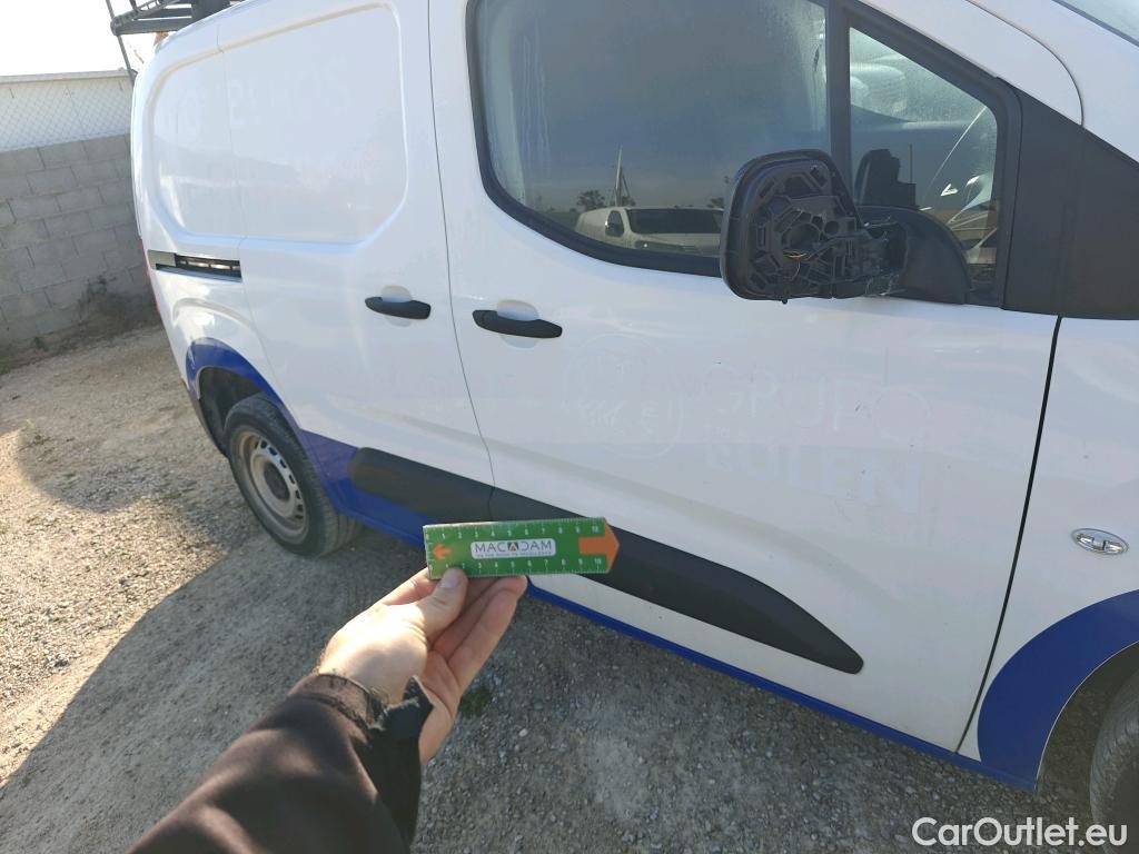  Citroen  Berlingo CITROEN  / 2018 / 3P / furgón derivado de turismo Talla M PureTech 110 CONTROL #28