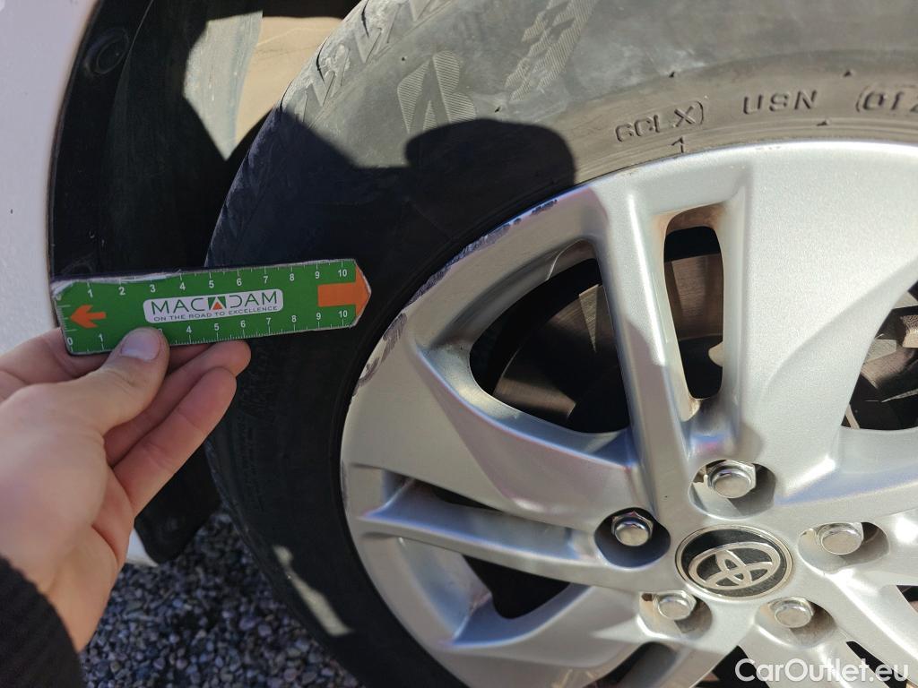  Toyota  Yaris TOYOTA  / 2020 / 5P / berlina con portón 1.5 120H Active Tech #49