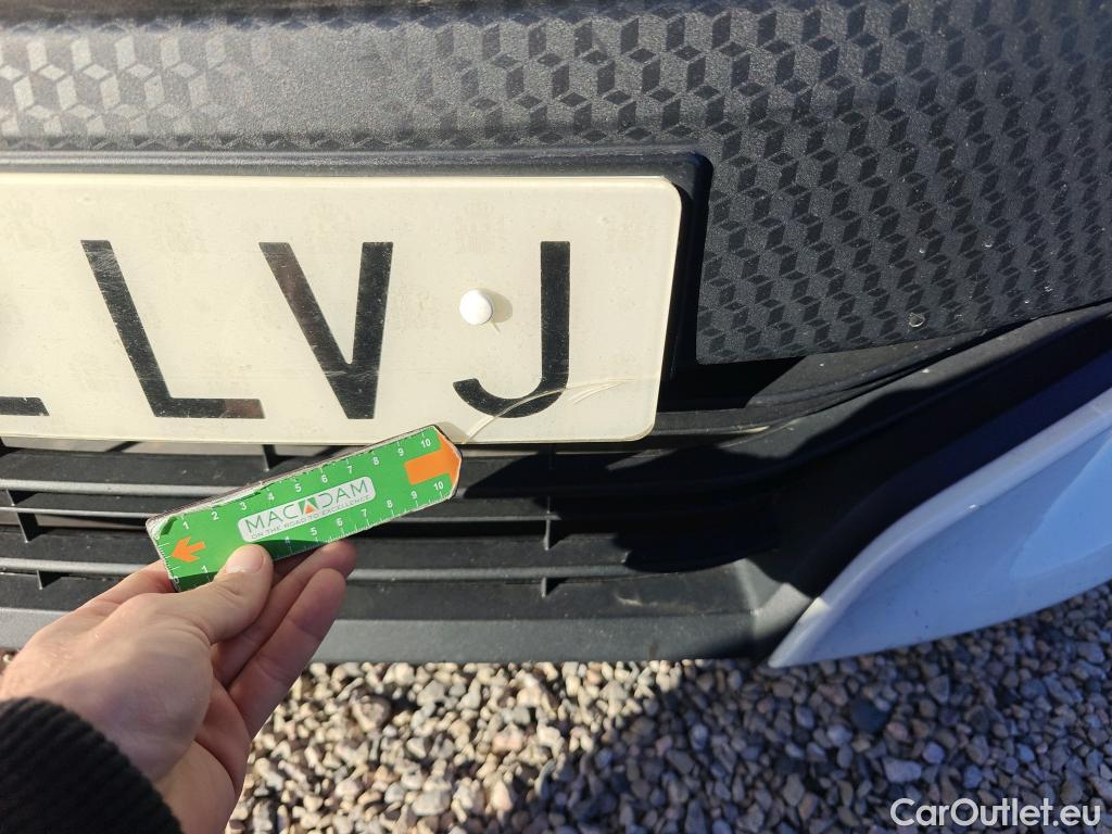  Toyota  Yaris TOYOTA  / 2020 / 5P / berlina con portón 1.5 120H Active Tech #67