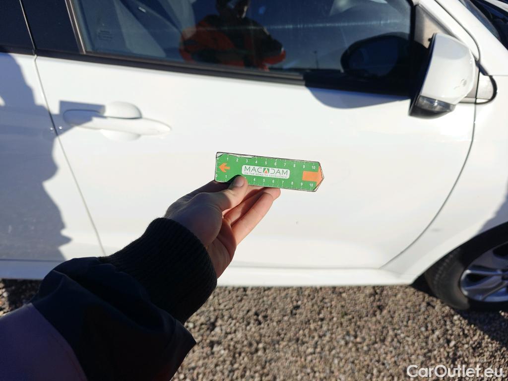  Toyota  Yaris TOYOTA  / 2020 / 5P / berlina con portón 1.5 120H Active Tech #20