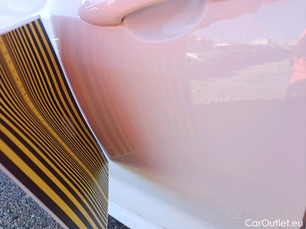  Toyota  Yaris TOYOTA  / 2020 / 5P / berlina con portón 1.5 120H Active Tech #16