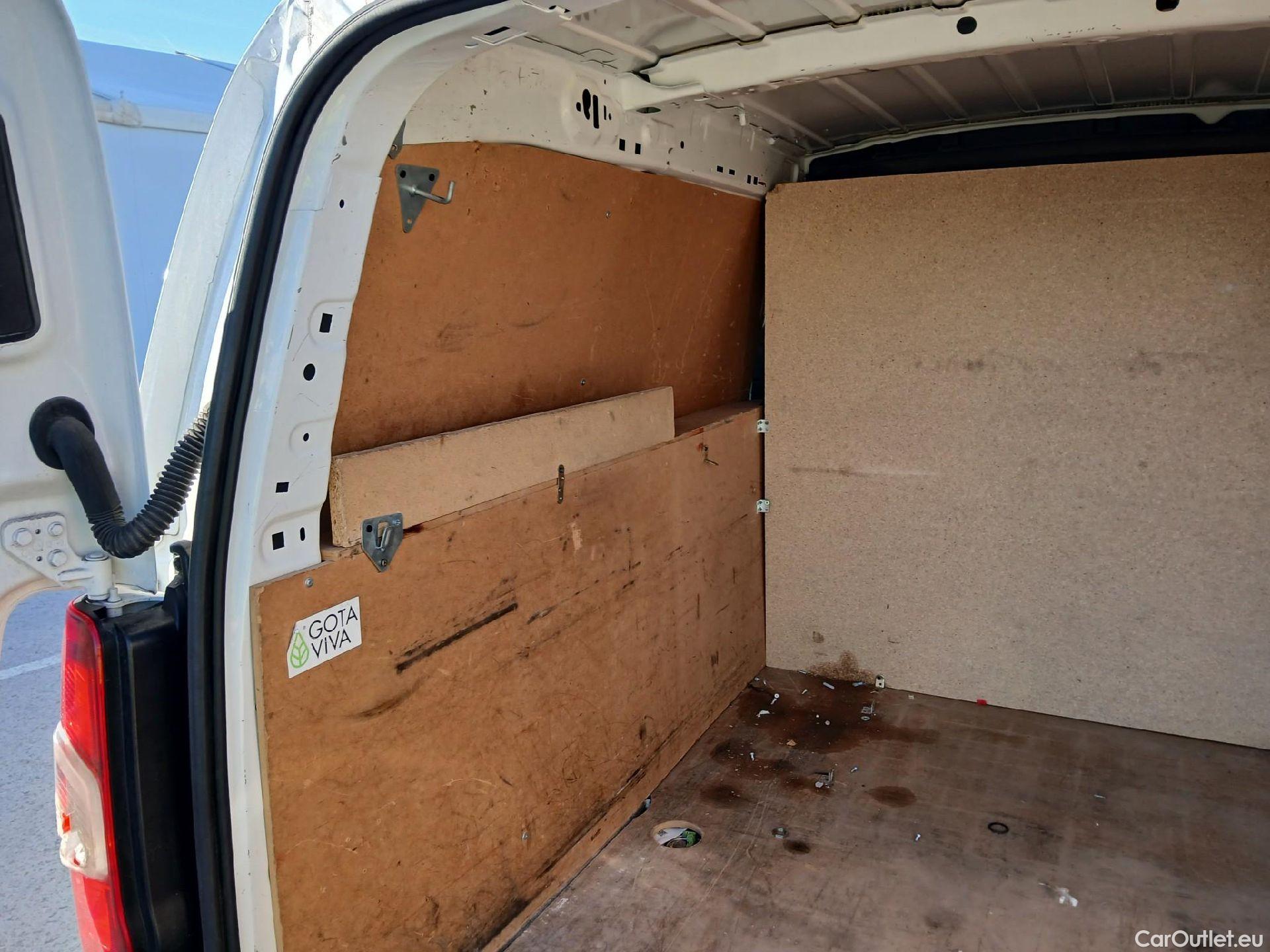  Citroen  Berlingo CITROEN  / 2018 / 3P / furgón derivado de turismo Talla M BlueHDi 100 CONTROL #9