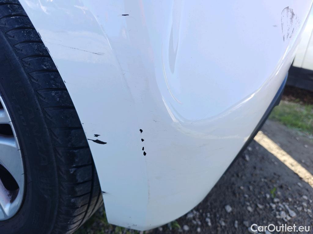  Toyota  Yaris TOYOTA  / 2020 / 5P / berlina con portón 1.5 120H Active Tech #3