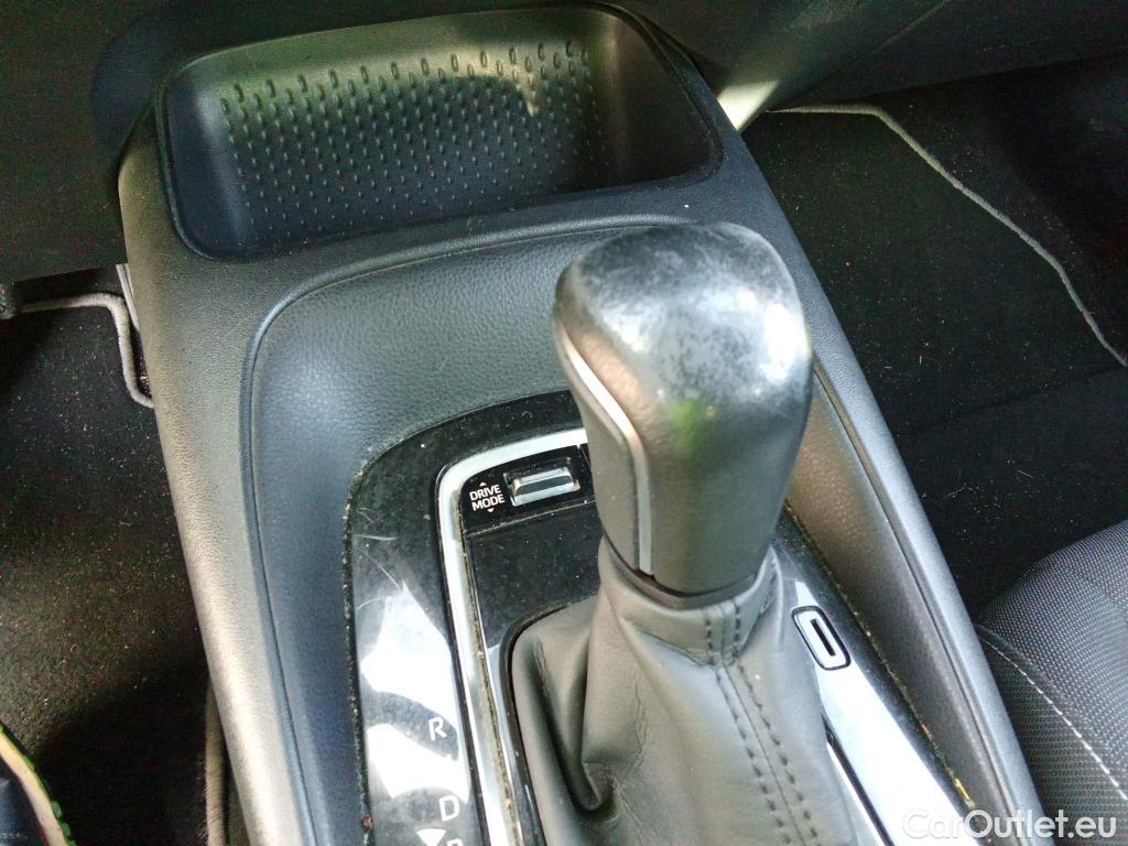  Toyota  Corolla TOYOTA  1.8 125H ACTIVE TECH E-CVT #41