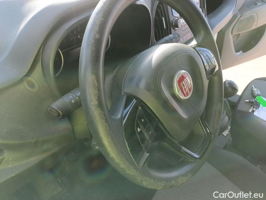 Fiat  Doblo FIAT Doblò Cargo/2015/3P/furgón derivado de turismo Cargo Base 1.6 Mjet 66kW (90CV) #31