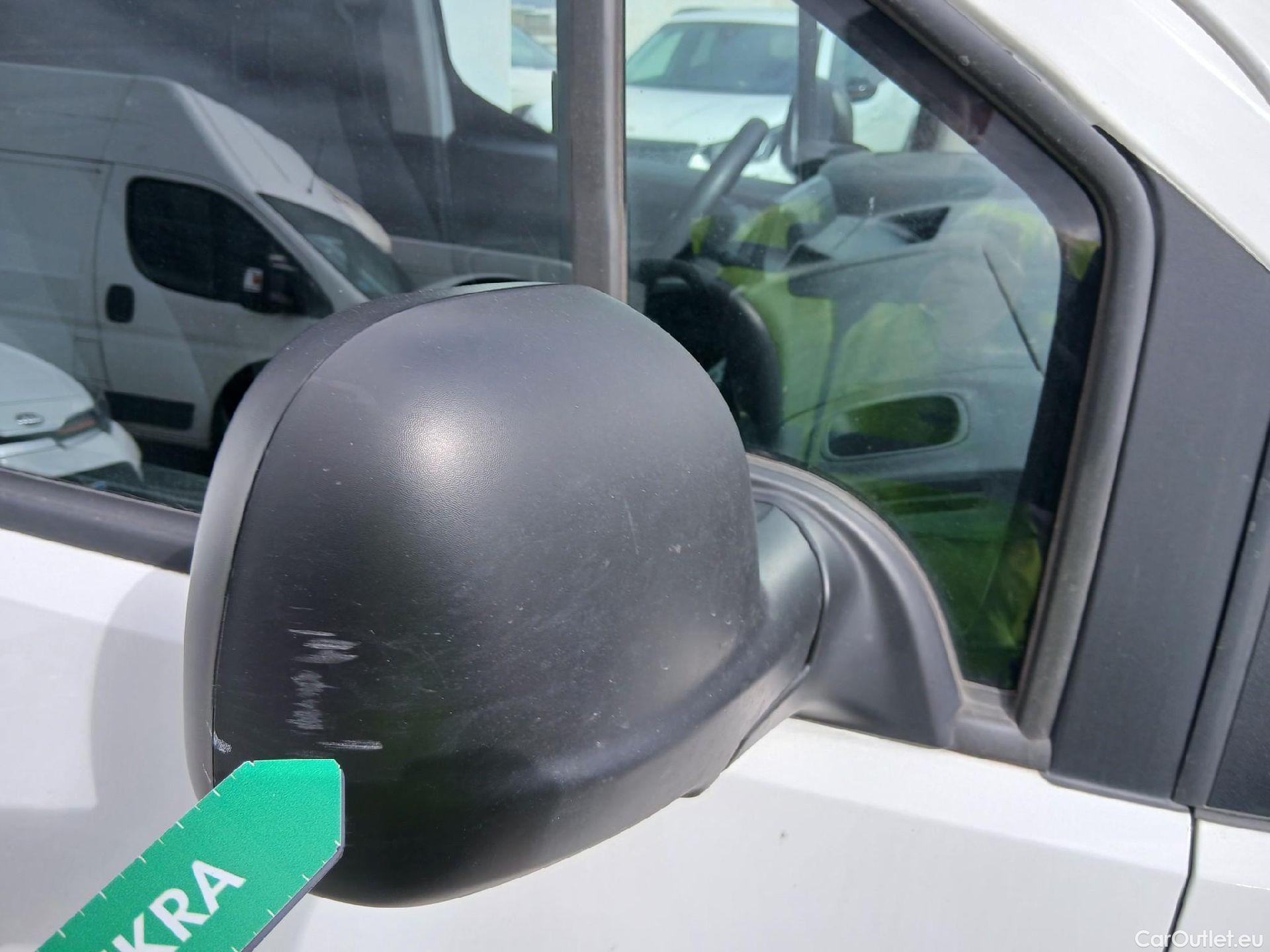  Citroen  Berlingo CITROEN  / 2018 / 4P / furgón derivado de turismo Talla XL BlueHDi 100 CONTROL #22