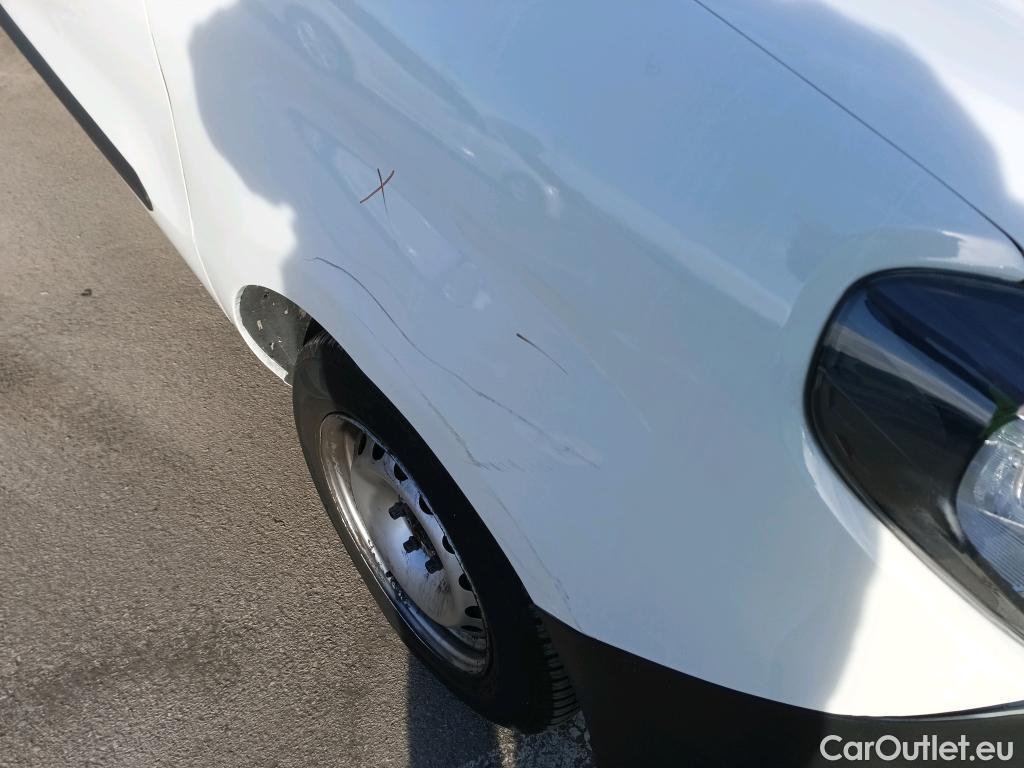  Fiat  Doblo FIAT Doblò Cargo/2015/3P/furgón derivado de turismo Cargo Base 1.6 Mjet 66kW (90CV) #13