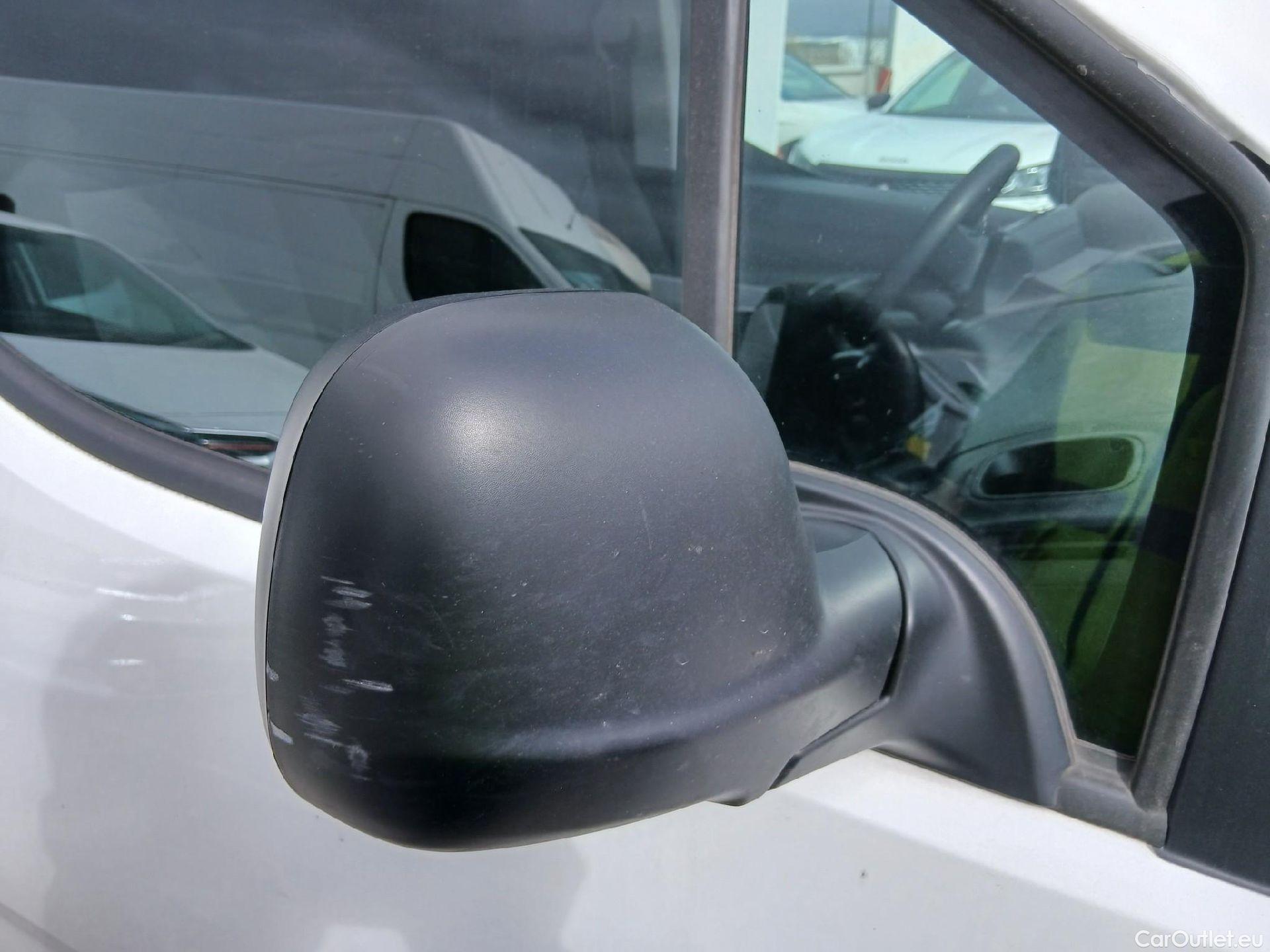  Citroen  Berlingo CITROEN  / 2018 / 4P / furgón derivado de turismo Talla XL BlueHDi 100 CONTROL #21