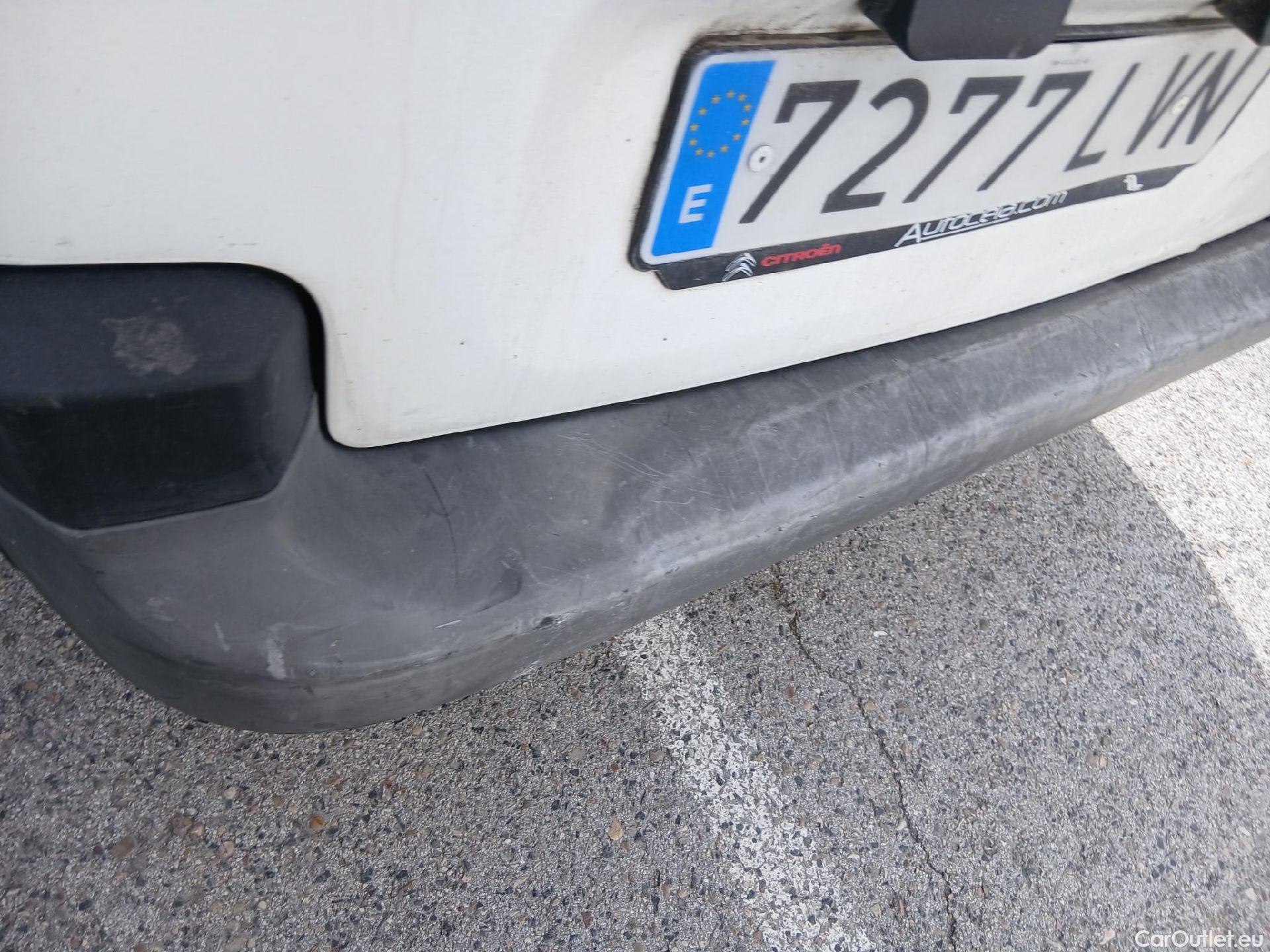  Citroen  Berlingo CITROEN  / 2018 / 4P / furgón derivado de turismo Talla XL BlueHDi 100 CONTROL #14