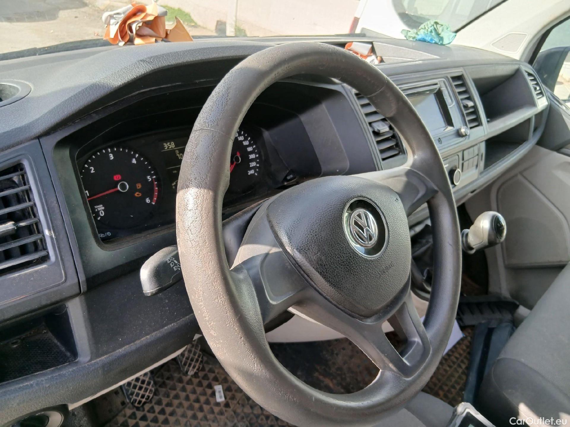  Volkswagen  Transporter VOLKSWAGEN  / 2015 / 4P / furgón Furgón Corto TN 2.0 TDI 110kW BMT 4Mot #18