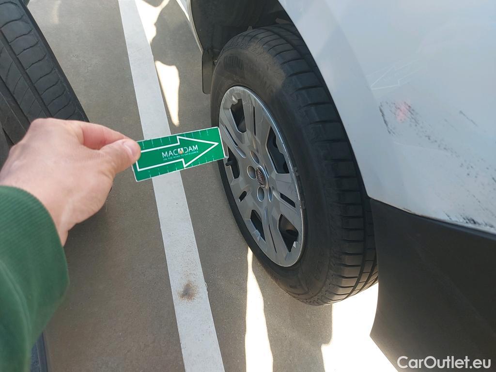  Fiat  Doblo FIAT Doblò Cargo/2015/4P/furgón derivado de turismo Cargo SX 1.6 Mjet 66kW (90CV) (AC) #25