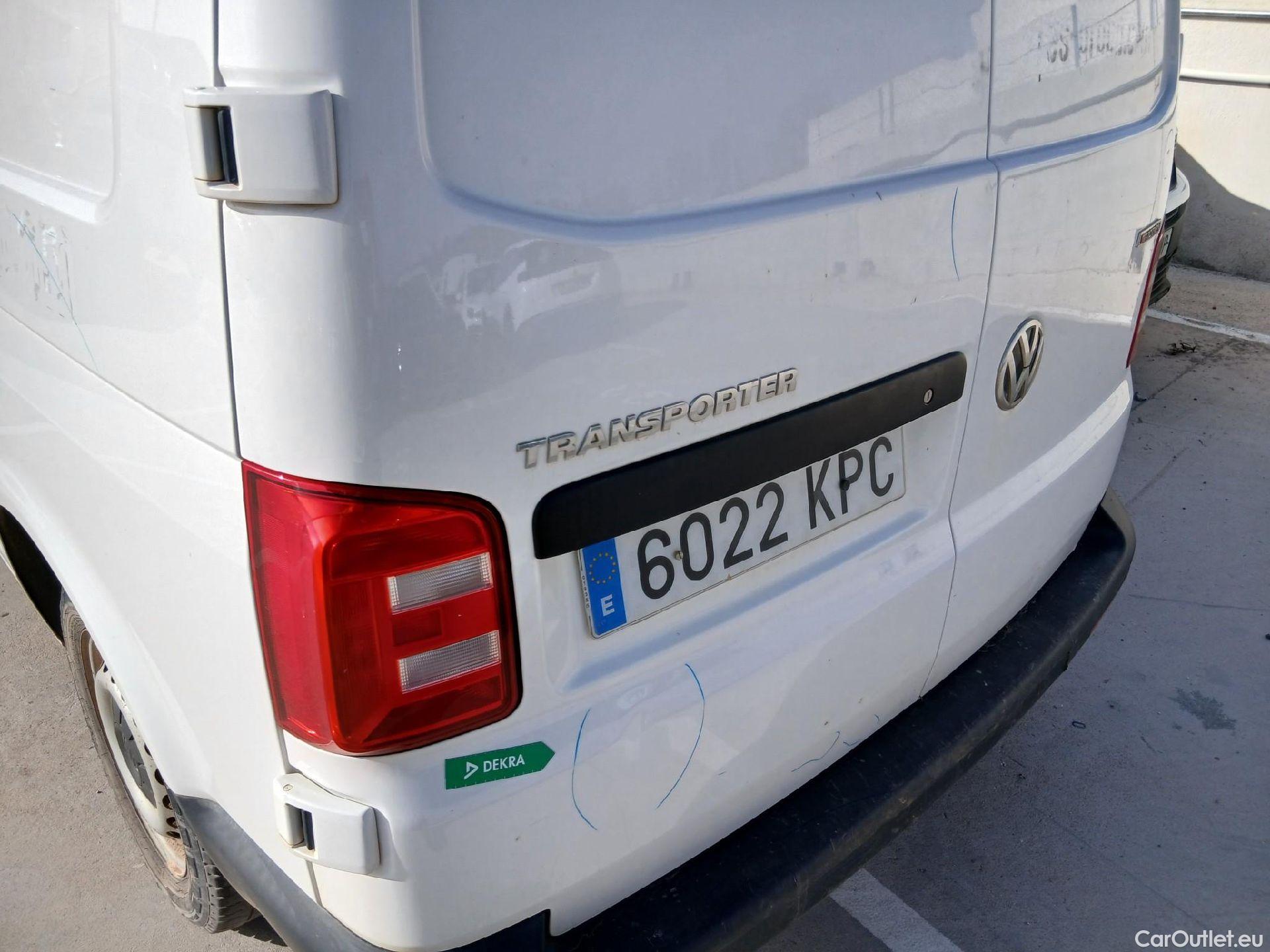  Volkswagen  Transporter VOLKSWAGEN  / 2015 / 4P / furgón Furgón Corto TN 2.0 TDI 110kW BMT 4Mot #32