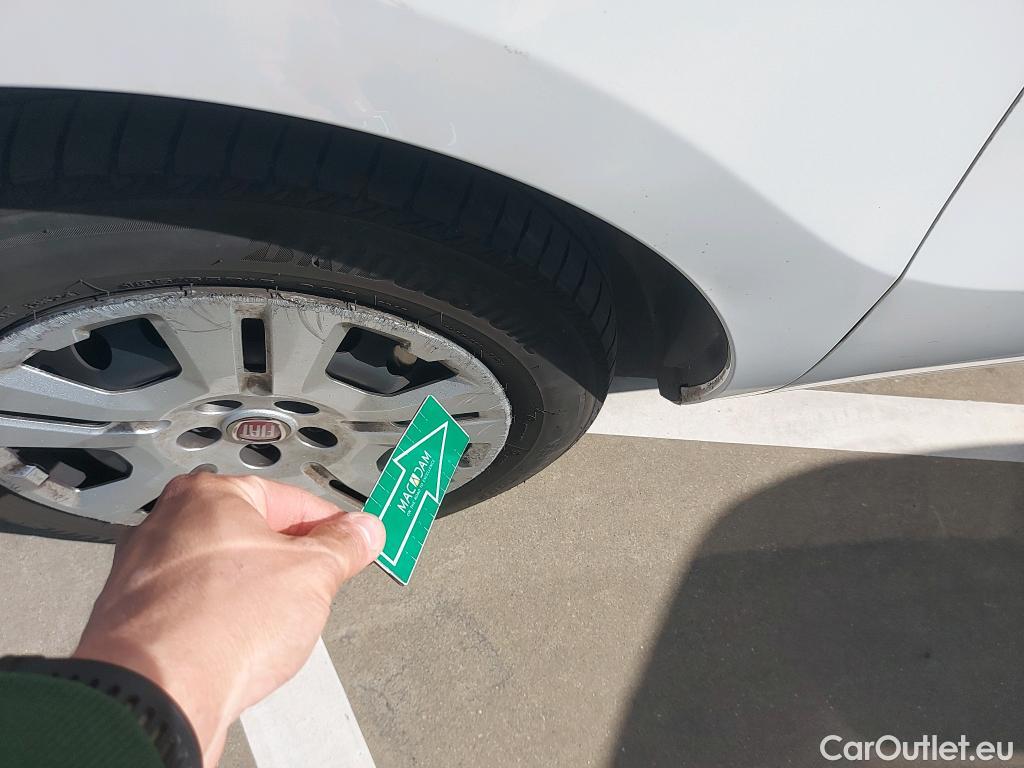  Fiat  Doblo FIAT Doblò Cargo/2015/4P/furgón derivado de turismo Cargo SX 1.6 Mjet 66kW (90CV) (AC) #32