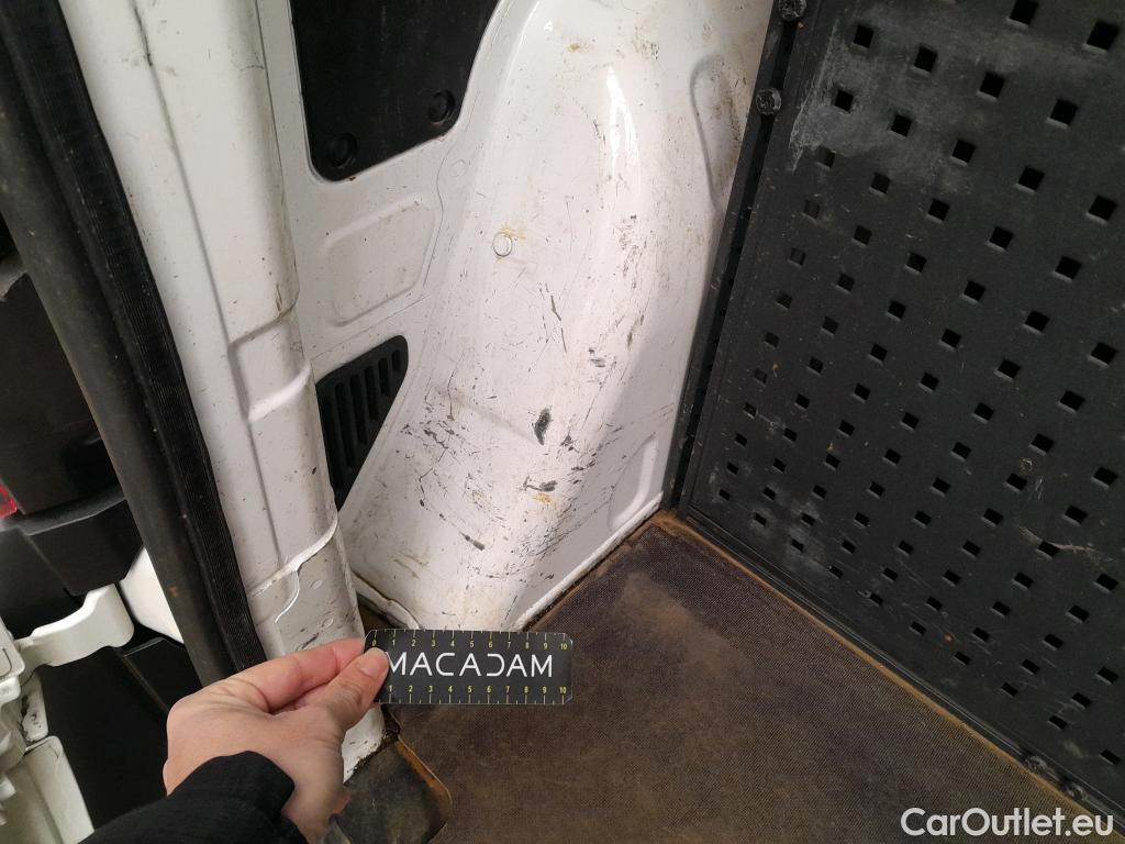  Fiat  Doblo FIAT Doblò Cargo/2015/3P/furgón derivado de turismo Cargo Base Plus 1.4 Tjet 89kW GNC  #32