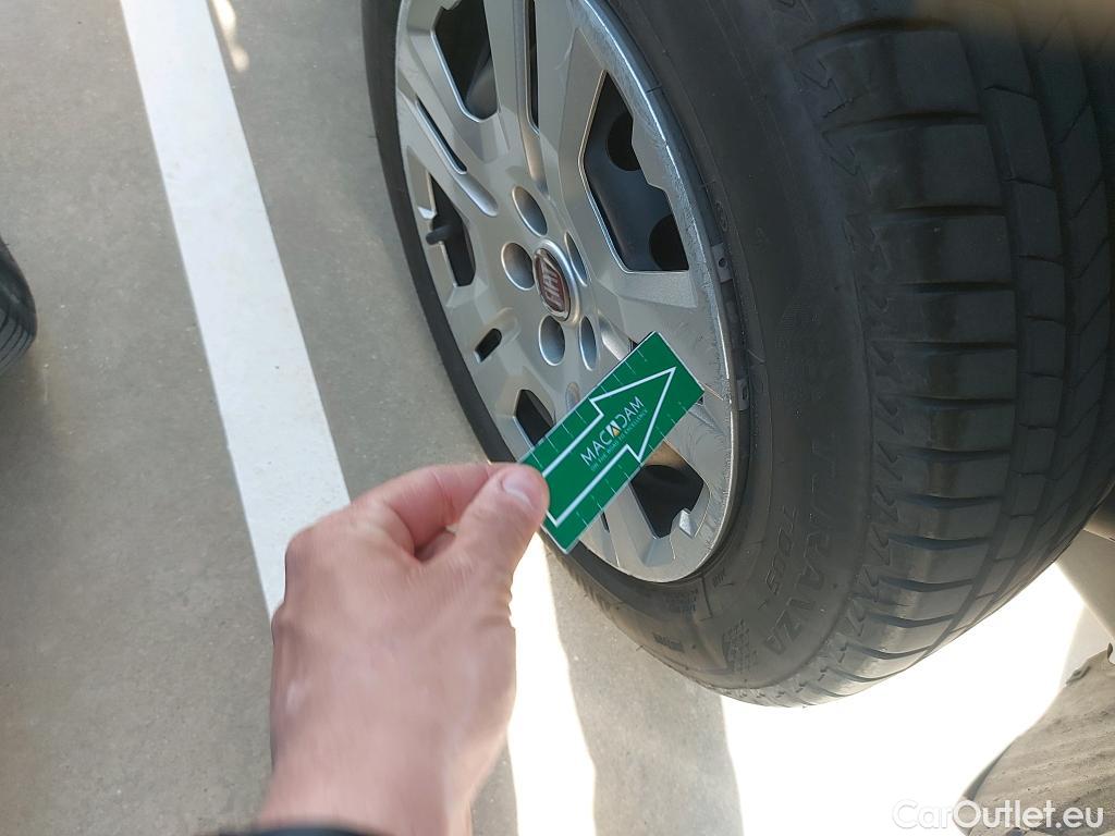  Fiat  Doblo FIAT Doblò Cargo/2015/4P/furgón derivado de turismo Cargo SX 1.6 Mjet 66kW (90CV) (AC) #26