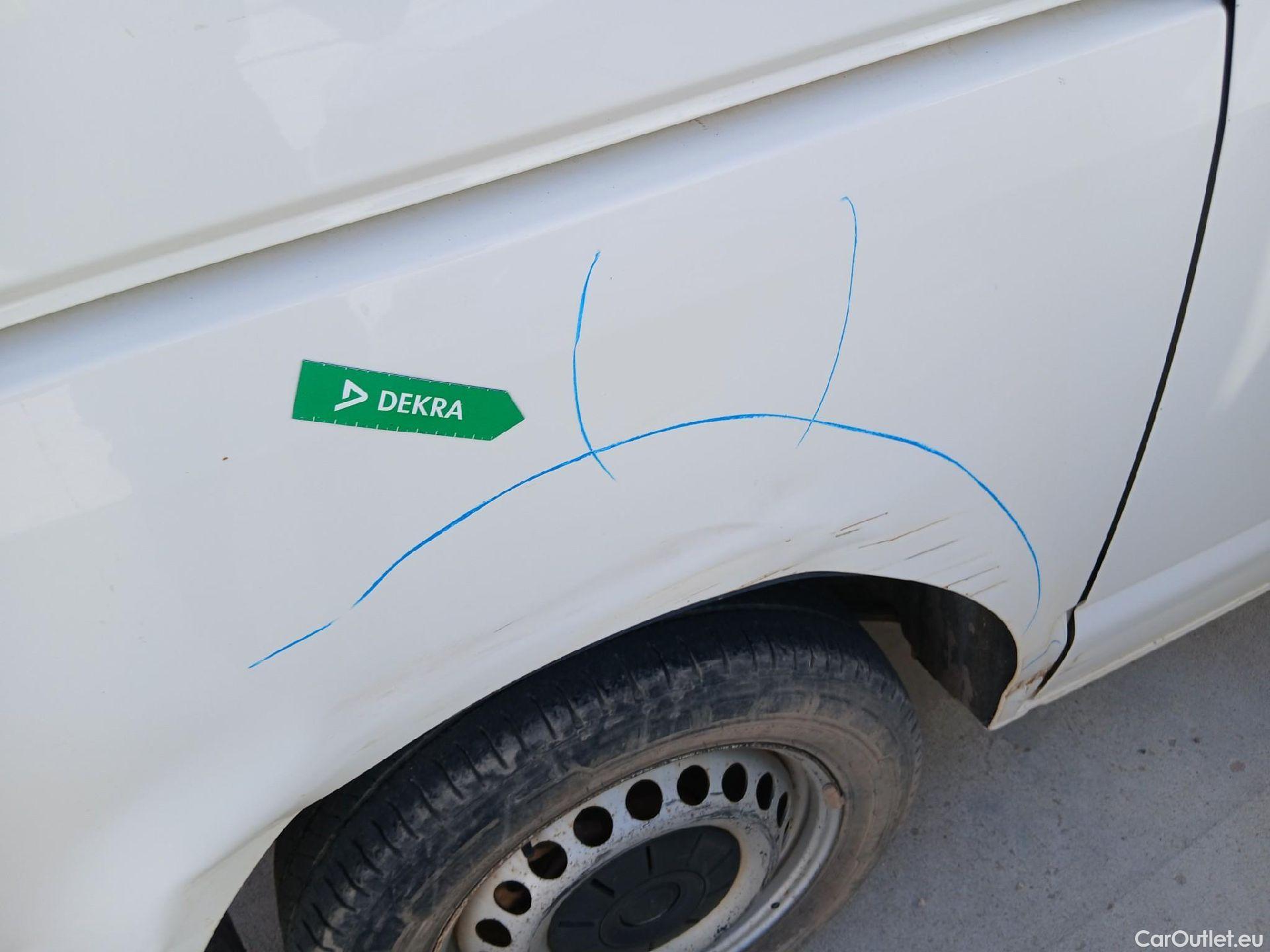  Volkswagen  Transporter VOLKSWAGEN  / 2015 / 4P / furgón Furgón Corto TN 2.0 TDI 110kW BMT 4Mot #49