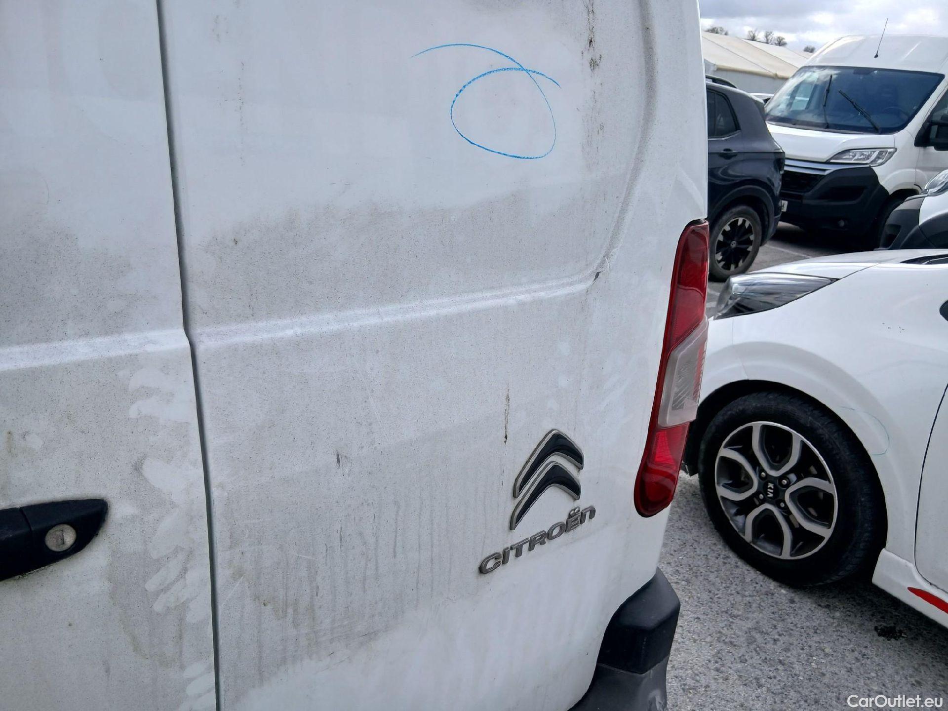  Citroen  Berlingo CITROEN  / 2018 / 4P / furgón derivado de turismo Talla XL BlueHDi 100 CONTROL #16