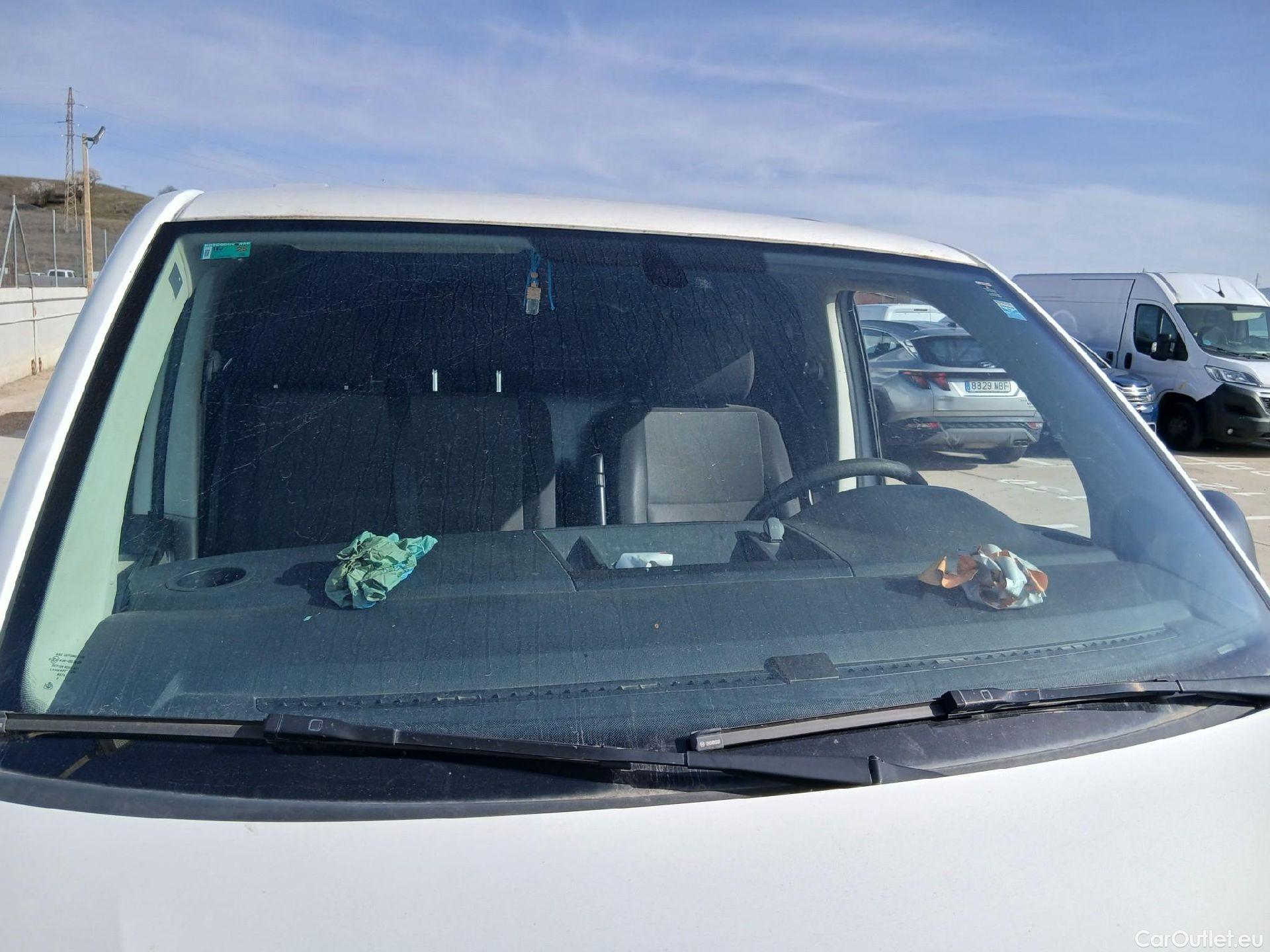  Volkswagen  Transporter VOLKSWAGEN  / 2015 / 4P / furgón Furgón Corto TN 2.0 TDI 110kW BMT 4Mot #11