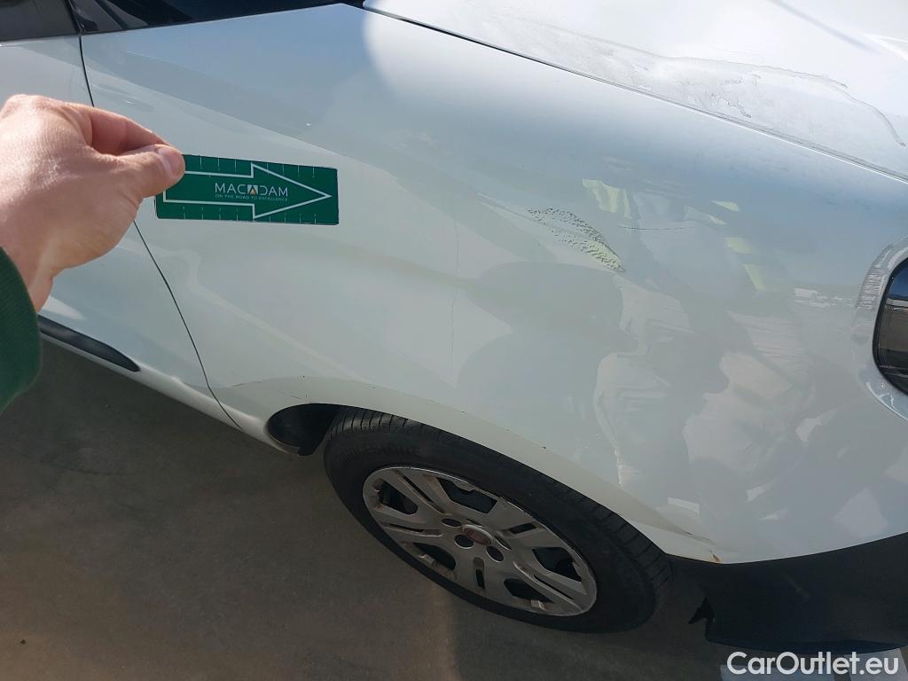  Fiat  Doblo FIAT Doblò Cargo/2015/4P/furgón derivado de turismo Cargo SX 1.6 Mjet 66kW (90CV) (AC) #17