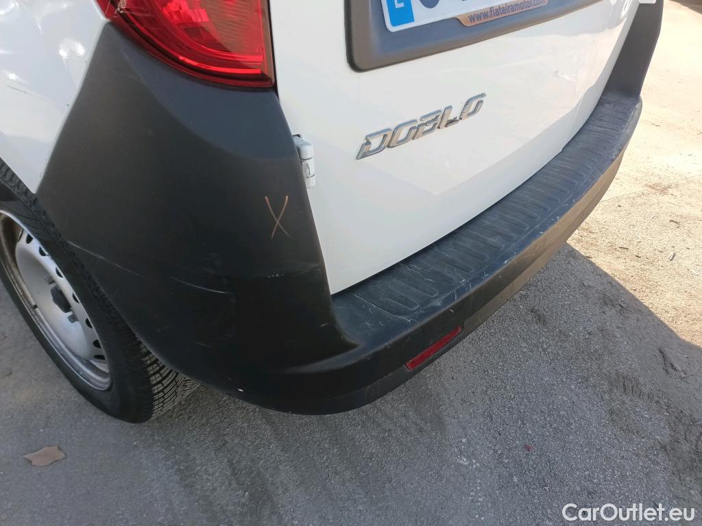  Fiat  Doblo FIAT Doblò Cargo/2015/3P/furgón derivado de turismo Cargo Base 1.6 Mjet 66kW (90CV) #18