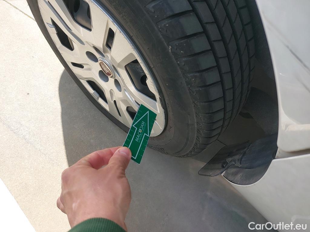  Fiat  Doblo FIAT Doblò Cargo/2015/4P/furgón derivado de turismo Cargo SX 1.6 Mjet 66kW (90CV) (AC) #30