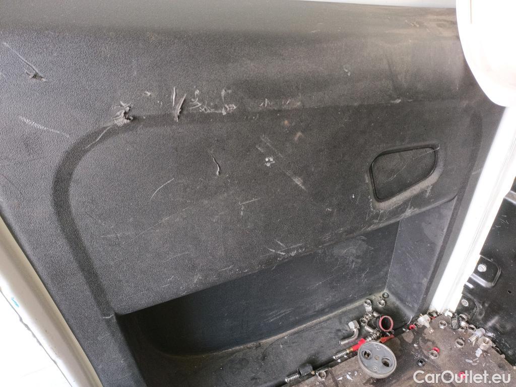  Fiat  Doblo FIAT Doblò Cargo/2015/3P/furgón derivado de turismo Cargo Base 1.6 Mjet 66kW (90CV) #27