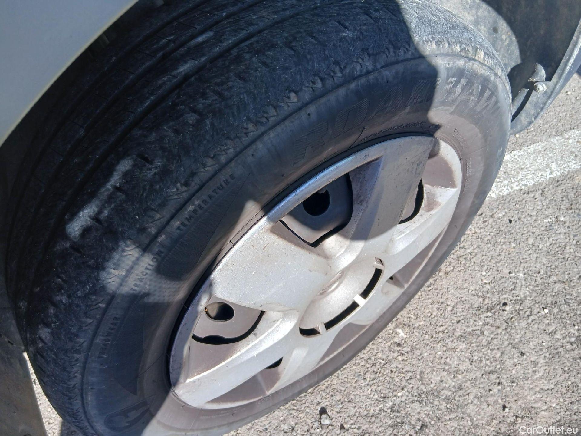  Nissan  NV200 NISSAN NV250 / 2019 / 4P / furgón 2pl 1.5dCi 70 kW (95CV) L1H1 ÓPTIMA #28